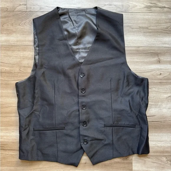 Men’s 3 piece Black Tux Retro Shawl Tuxedo Size 42R 1 button coat Size 36 pants